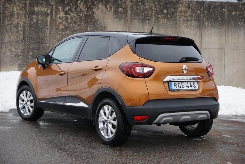 Begagnad Renault Captur Intens 90 HK (66 kW) 2019 Orange SUV