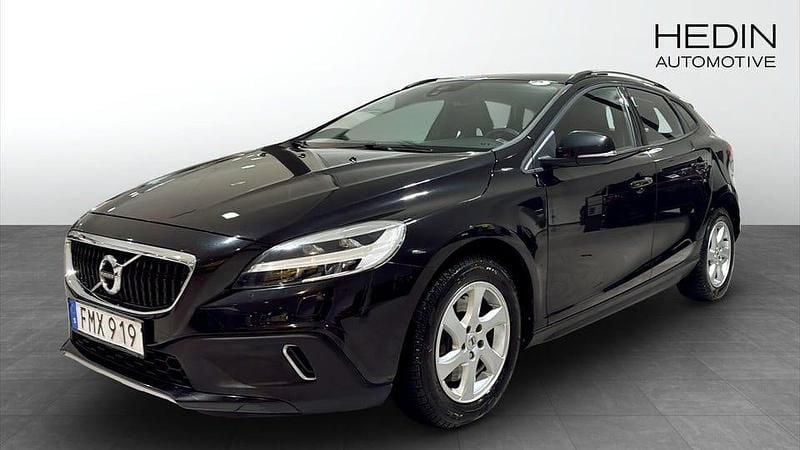 Svart Begagnad 2018 Volvo V40 CC Kombi | 199 500 kr (Lite dyr) - Bild 1/4
