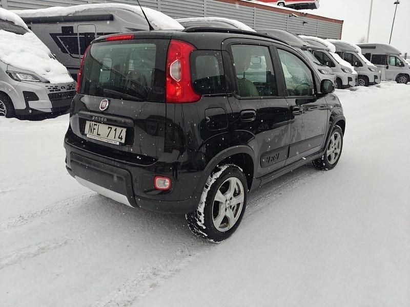 Begagnad Fiat Panda 4x4 85 HK (62 kW) 2013 Halvkombi