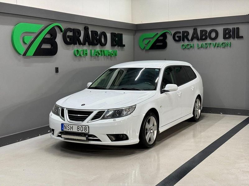 Vit Begagnad 2010 Saab 9-3 Vector Kombi | 79 900 kr (Dyr) - Bild 1/4