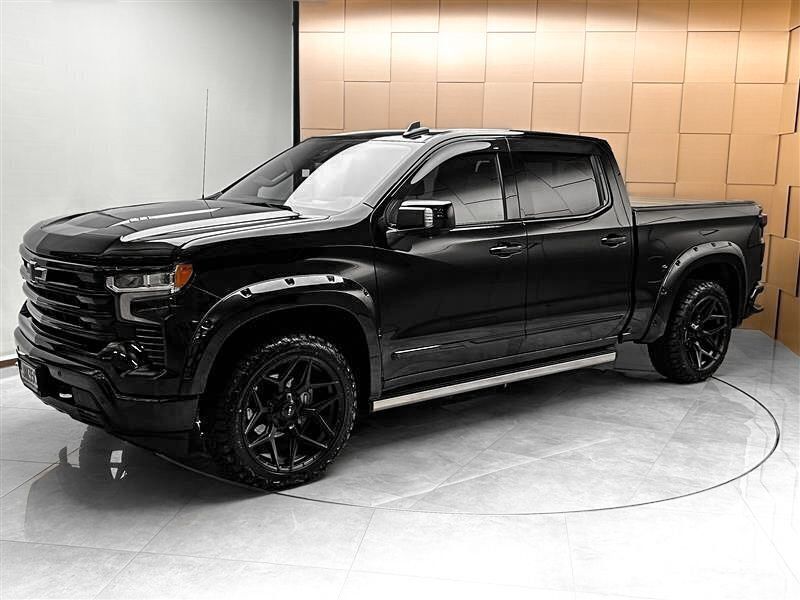 Grön (svart) Ny 2025 Chevrolet Silverado Van | 1 176 250 kr (Marknadspris) - Bild 1/4
