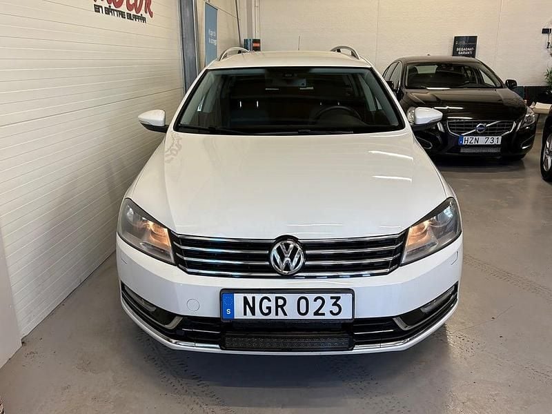 Begagnad VW Passat 160 HK (117 kW) 2012 Vit Kombi