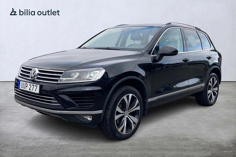 Svart Begagnad 2017 VW Touareg SUV | 259 900 kr - Bild 1/3