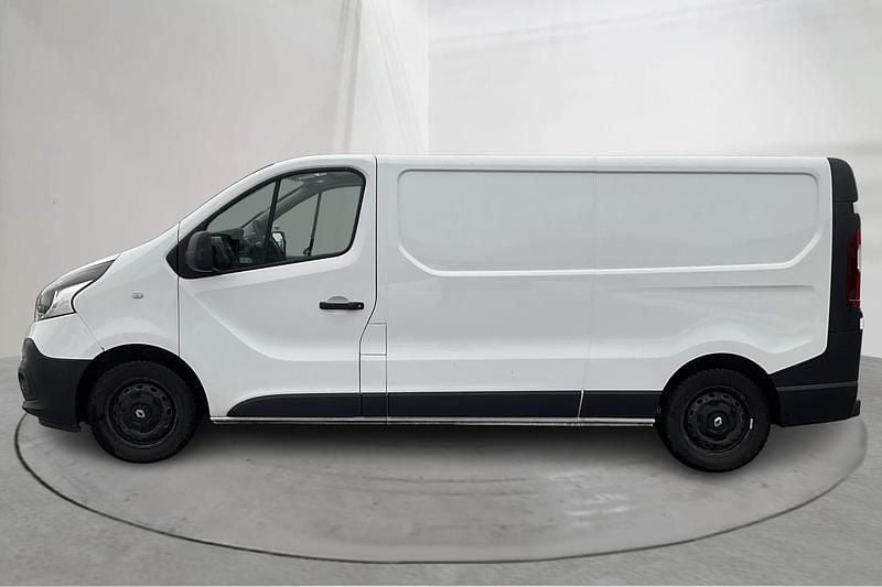 Begagnad Renault Trafic 140 HK (102 kW) 2015 Vit Minibuss