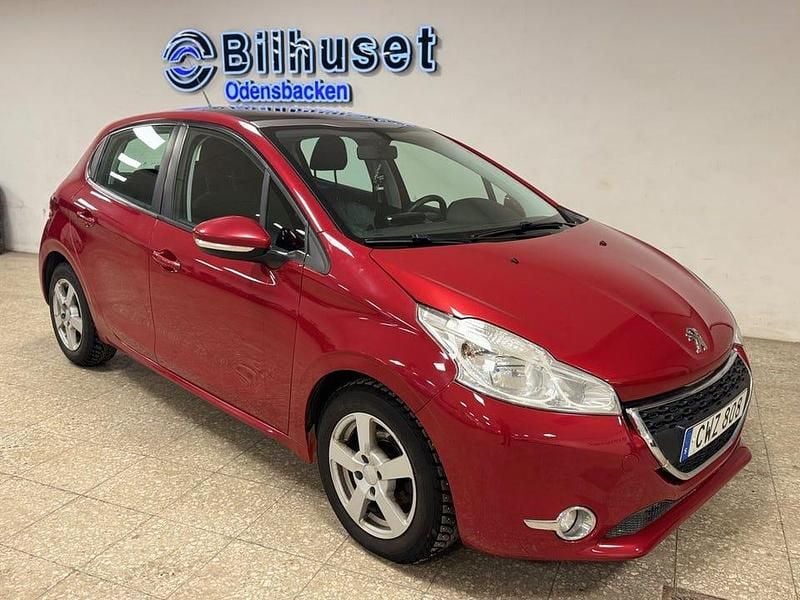 Röd Begagnad 2014 Peugeot 208 Halvkombi | 44 900 kr (Bra pris) - Bild 1/4