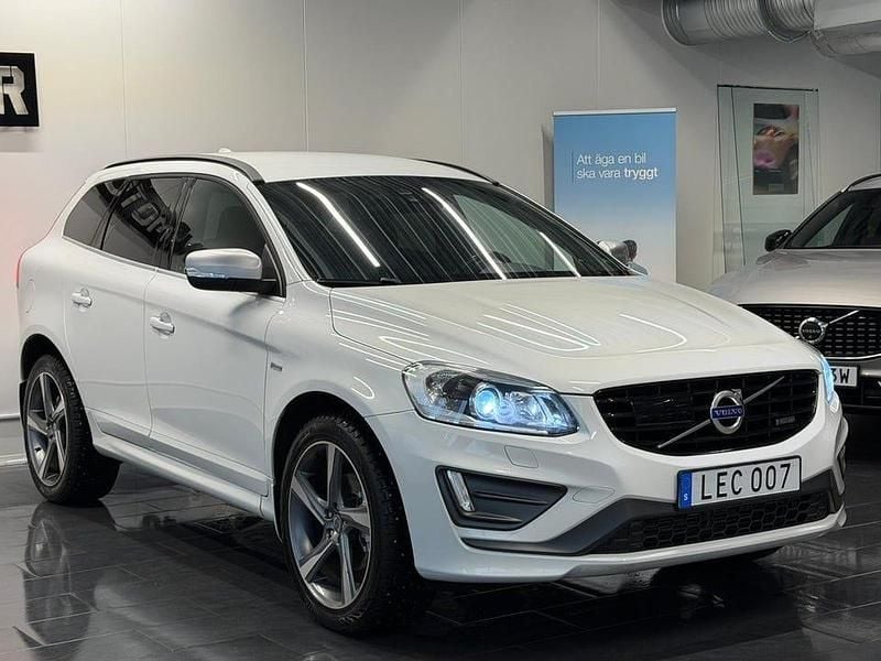 Begagnad Volvo XC60 R-Design 190 HK (139 kW) 2016 Vit SUV