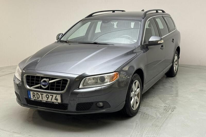 Grå Begagnad 2011 Volvo V70 Momentum Kombi | 75 000 kr (Marknadspris) - Bild 1/4