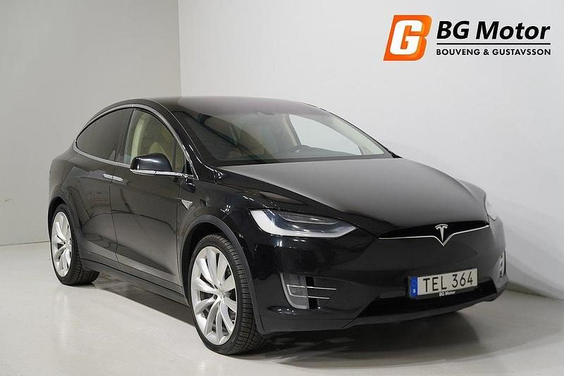 Svart Begagnad 2016 Tesla Model X SUV | 329 900 kr (Marknadspris) - Bild 1/4