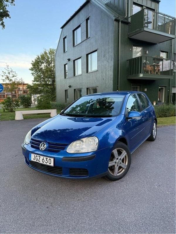 Blå Begagnad 2007 VW Golf V Trendline Halvkombi | 22 500 kr (Marknadspris) - Bild 1/4