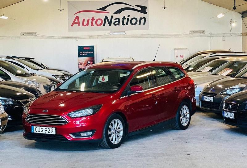 Röd Begagnad 2017 Ford Focus Titanium Kombi | 79 900 kr (Marknadspris) - Bild 1/4