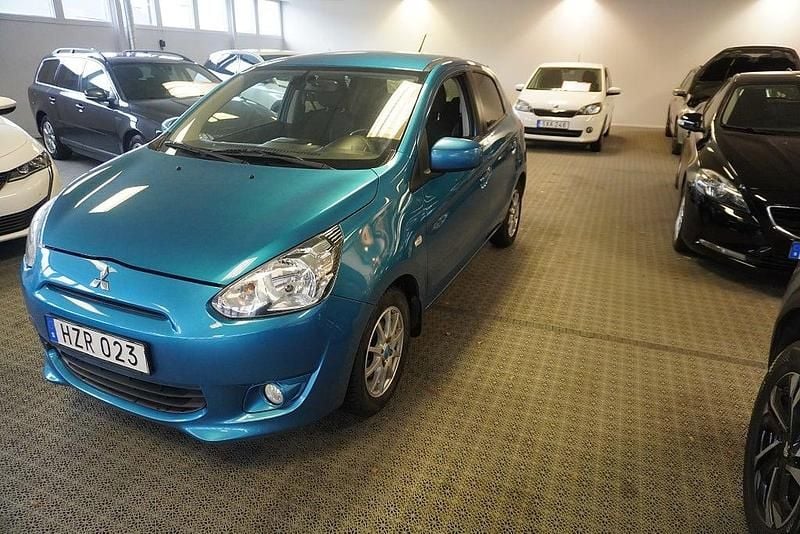 Ljusblå Begagnad 2015 Mitsubishi Space Star Halvkombi | 79 000 kr (Marknadspris) - Bild 1/4