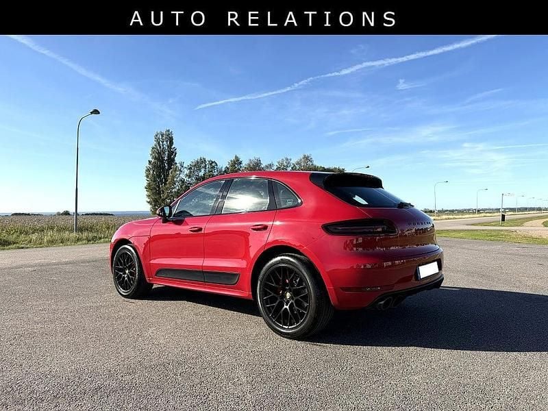 Begagnad Porsche Macan GTS 360 HK (264 kW) 2018 Röd carmine red solid SUV