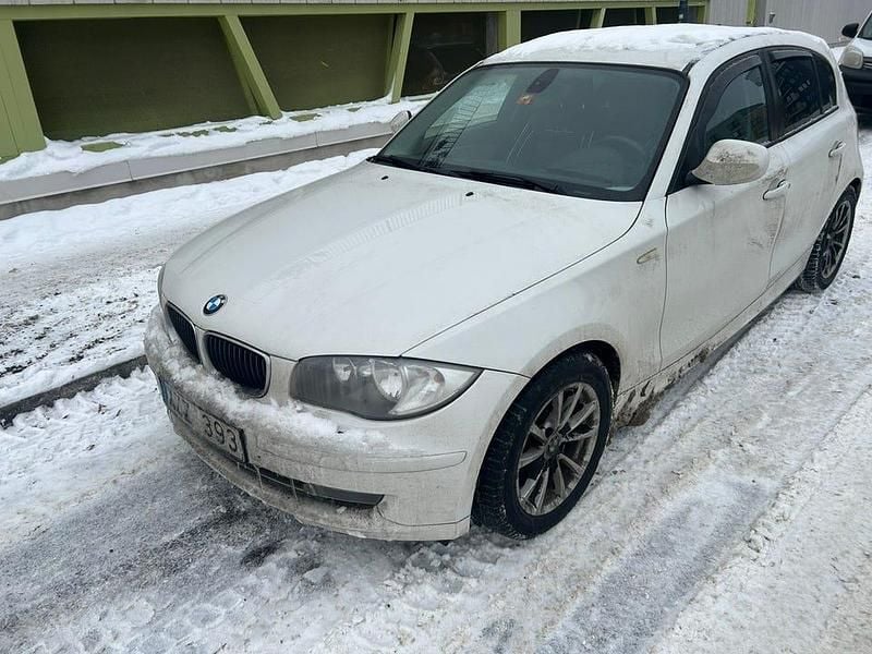 Begagnad 2011 BMW 116 Halvkombi | 49 500 kr (Superpris) - Bild 1/3