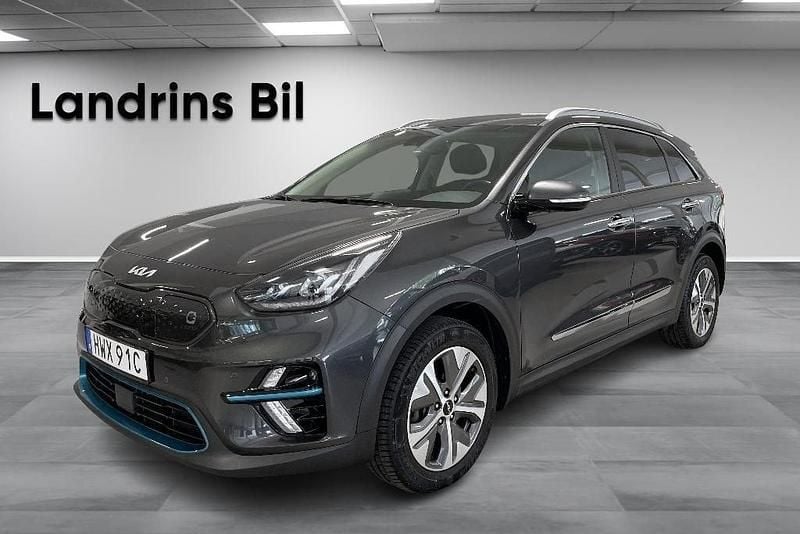 Grå (mörkgrå) Begagnad 2021 Kia e-Niro Advance SUV | 259 900 kr (Marknadspris) - Bild 1/4