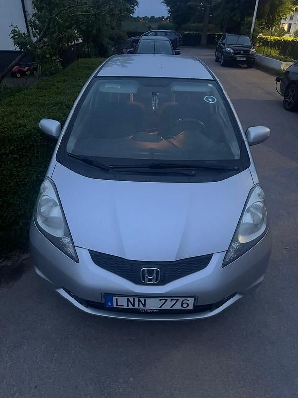 Begagnad 2011 Honda Jazz Halvkombi | 47 900 kr - Bild 1/4