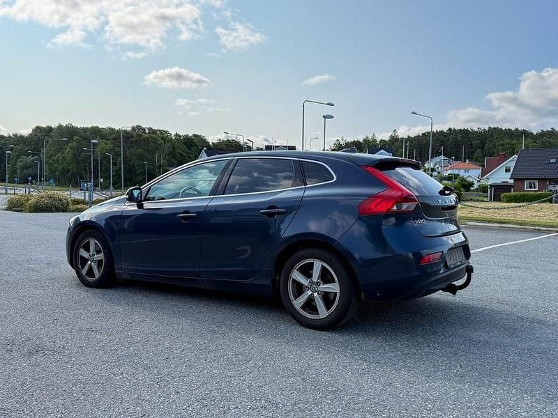 Begagnad Volvo V40 115 HK (84 kW) 2014 Halvkombi