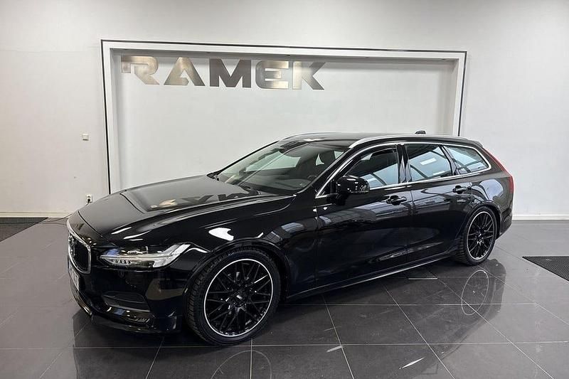Svart Begagnad 2019 Volvo V90 Momentum Kombi | 224 000 kr (Marknadspris) - Bild 1/4