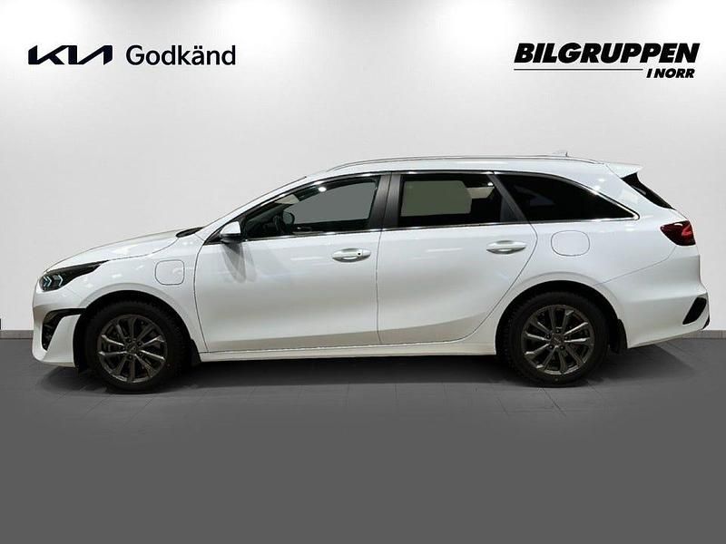 Begagnad Kia Ceed Sportswagon 141 HK (103 kW) 2024 Vit Kombi