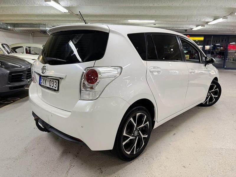 Begagnad Toyota Verso 150 HK (110 kW) 2013 Vit Minibuss