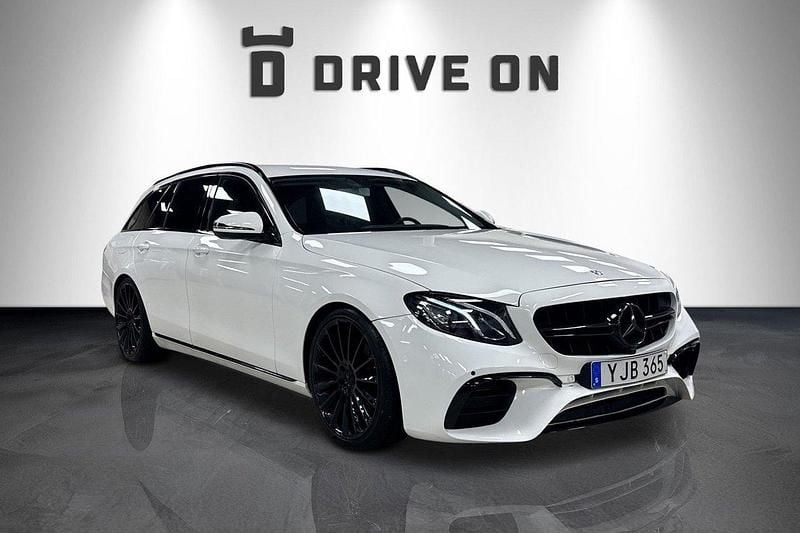 Vit Begagnad 2017 Mercedes E63 AMG AMG Kombi | 269 900 kr - Bild 1/4