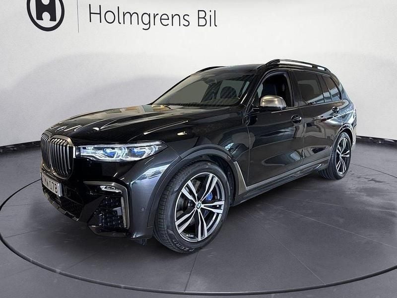 Svart Begagnad 2022 BMW X7 M Sport SUV | 948 800 kr (Dyr) - Bild 1/4