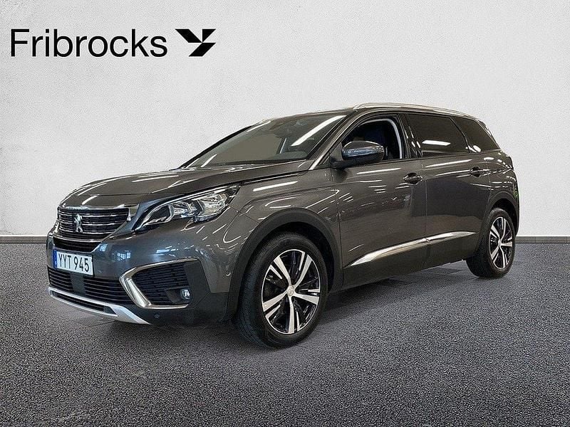 Grå Begagnad 2017 Peugeot 5008 Allure Minibuss | 209 800 kr (Marknadspris) - Bild 1/4