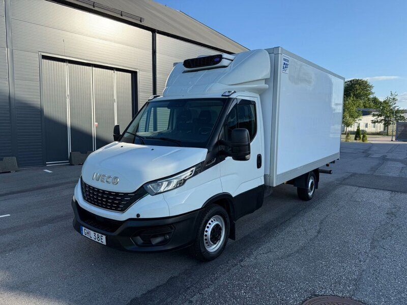 Vit Begagnad 2022 Iveco Daily Van | 249 900 kr - Bild 1/4
