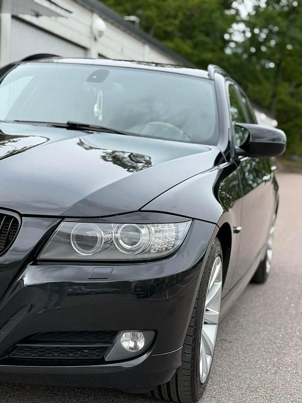 Begagnad BMW 320 184 HK (135 kW) 2011 Kombi