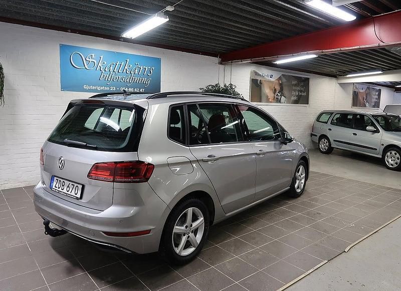 Begagnad VW Golf VII 110 HK (80 kW) 2017 Silver Halvkombi