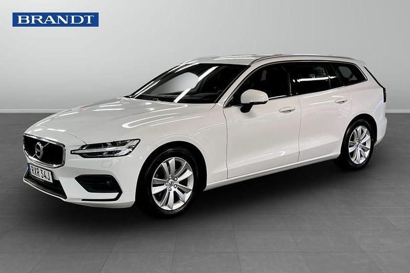 Vit Begagnad 2021 Volvo V60 Momentum Kombi | 229 900 kr (Superpris) - Bild 1/4