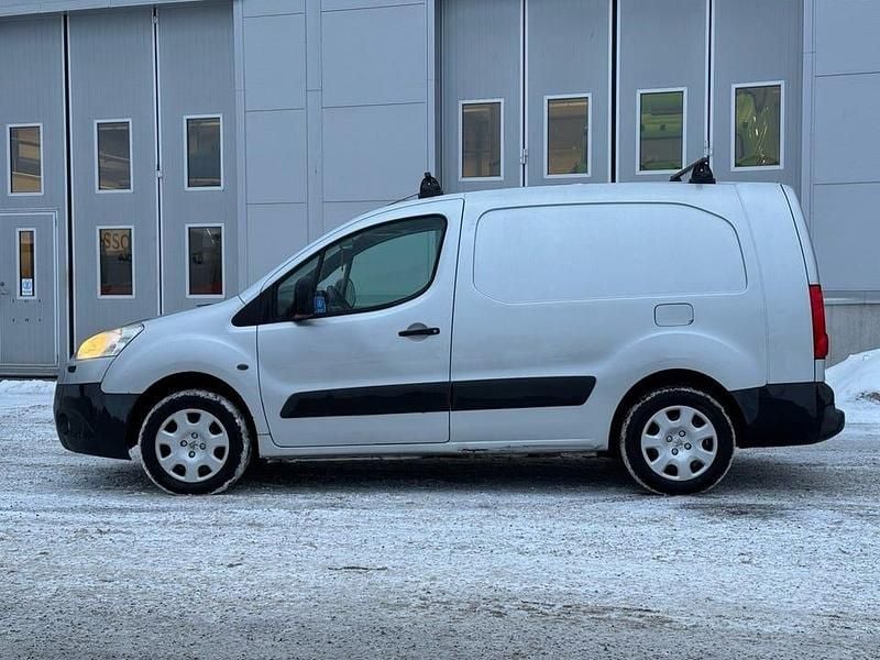 Begagnad Peugeot Partner 90 HK (66 kW) 2011 Grå