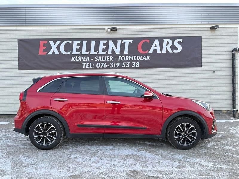 Begagnad Kia Niro Advance 141 HK (103 kW) 2021 Röd SUV