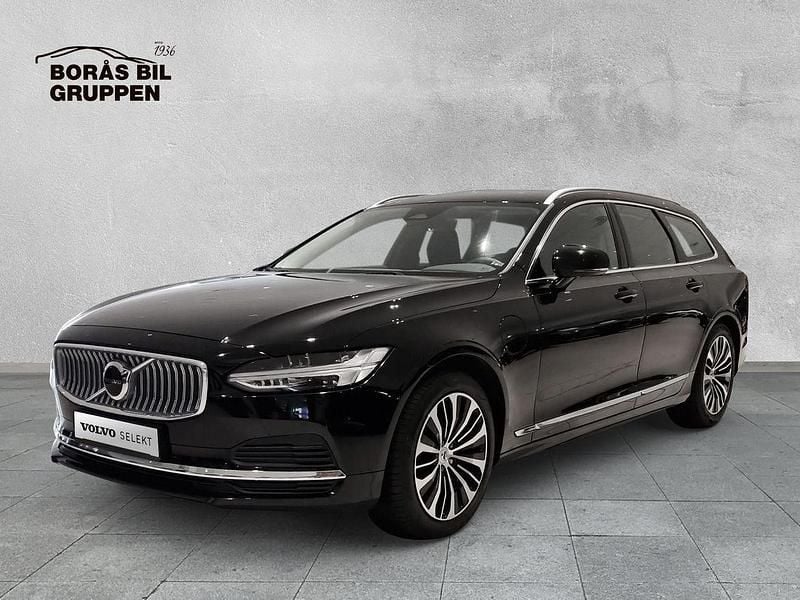 Svart Begagnad 2023 Volvo V90 Core Kombi | 359 000 kr (Bra pris) - Bild 1/4