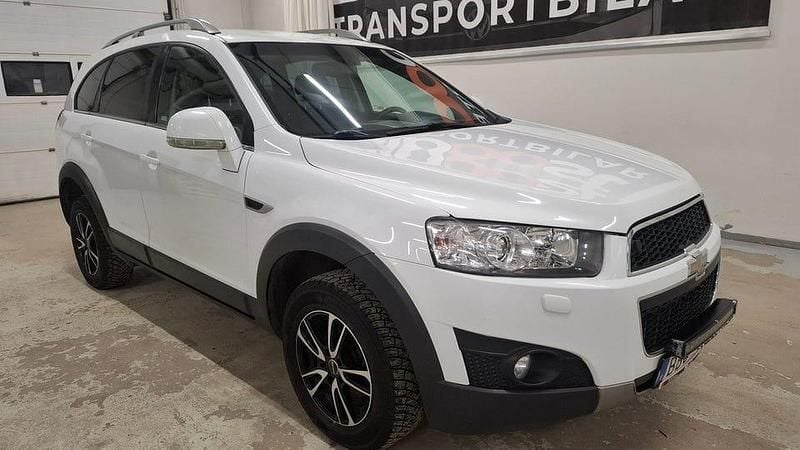 Vit Begagnad 2011 Chevrolet Captiva SUV | 49 900 kr (Marknadspris) - Bild 1/4