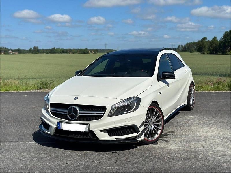 Begagnad 2014 Mercedes A45 AMG Halvkombi | 249 900 kr (Marknadspris) - Bild 1/4