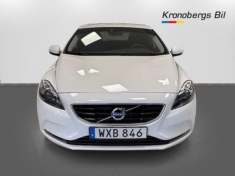 Begagnad Volvo V40 Momentum 150 HK (110 kW) 2013 Grå Kombi