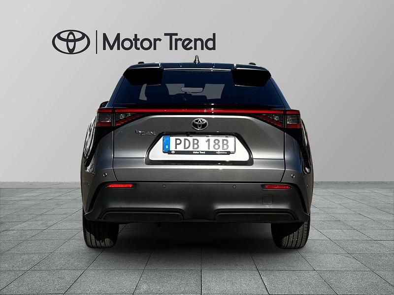Begagnad Toyota bZ4X Executive 152 kW (207 HK) 2024 Silver SUV