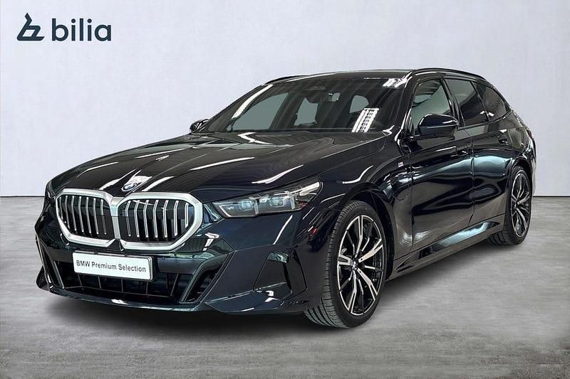 Begagnad BMW 530 M Sport 299 HK (219 kW) 2025 Carbonsvart metallic Kombi