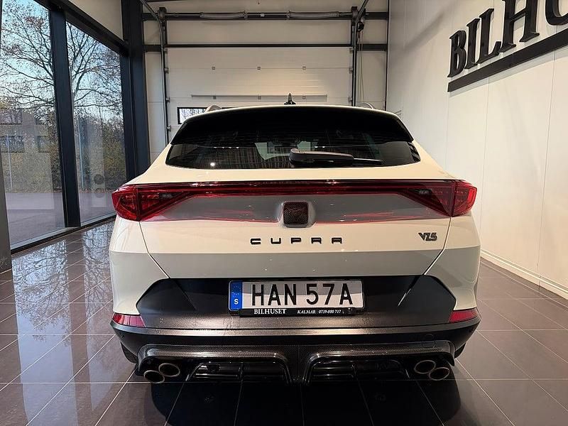 Begagnad Cupra Formentor VZ 390 HK (286 kW) 2023 Grå (grå (taiga grey)) SUV