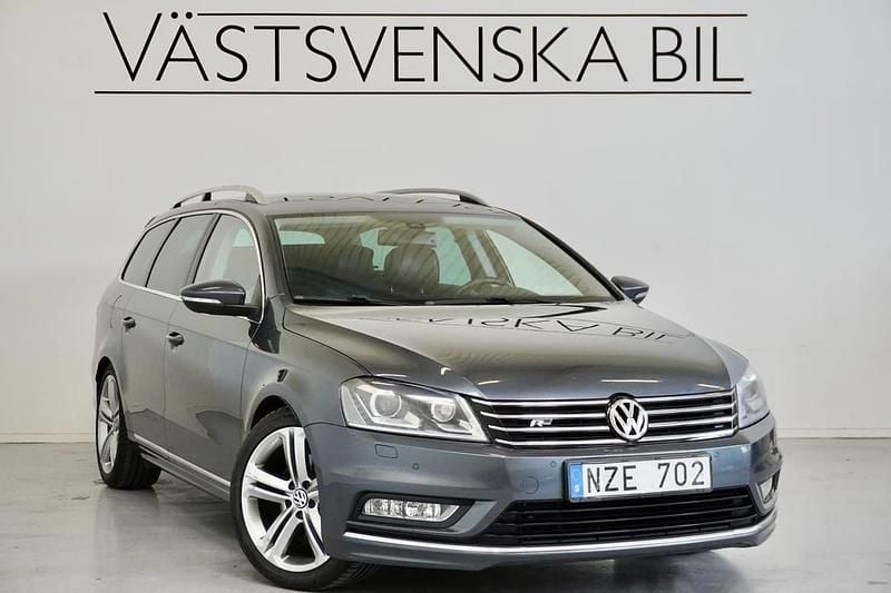 Ljusgrå (grå) Begagnad 2013 VW Passat R-line Kombi | 94 000 kr (Marknadspris) - Bild 1/4