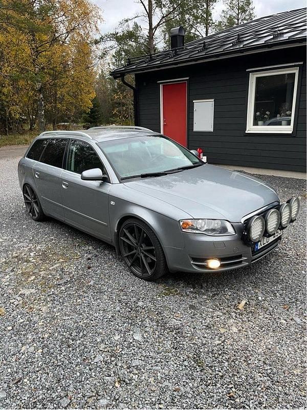 Grå Begagnad 2006 Audi A4 Comfort Kombi | 25 000 kr (Marknadspris) - Bild 1/4