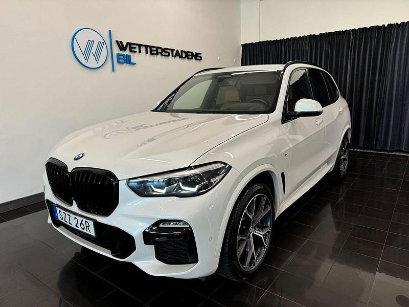 Vit Begagnad 2019 BMW X5 Comfort Edition SUV | 519 000 kr (Superpris) - Bild 1/4