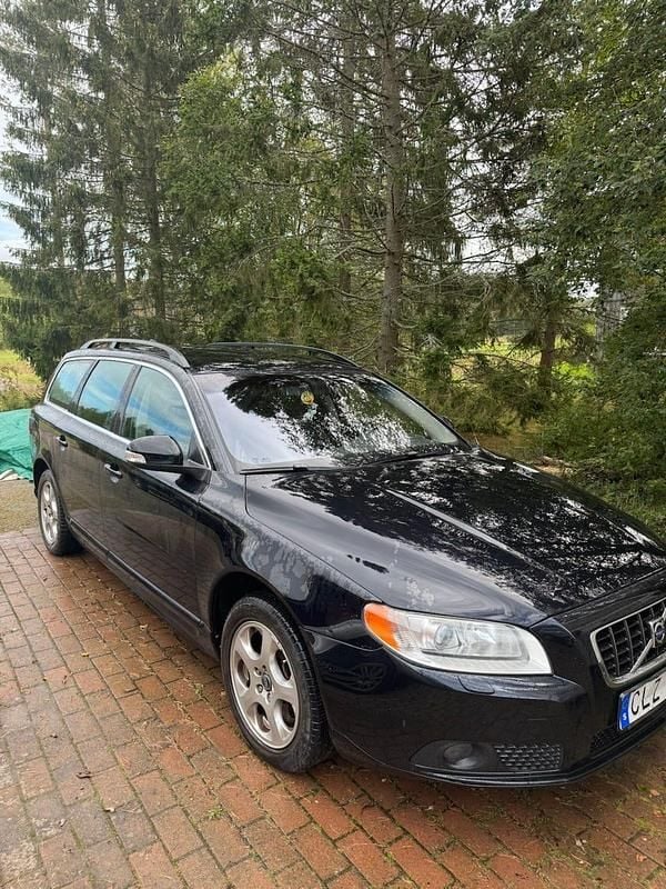 Begagnad 2010 Volvo V70 Kombi | 50 000 kr (Bra pris) - Bild 1/4