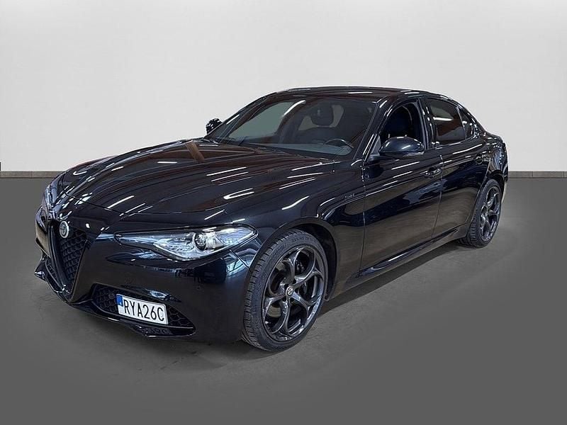 Begagnad Alfa Romeo Giulia Sprint 200 HK (147 kW) 2020 Svart Sedan