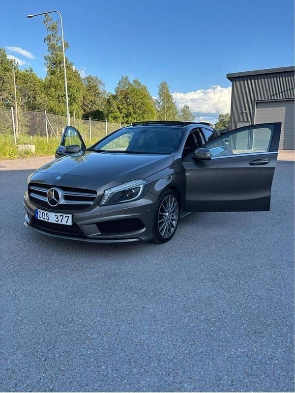 Grå Begagnad 2013 Mercedes A200 AMG Halvkombi | 155 000 kr (Marknadspris) - Bild 1/4