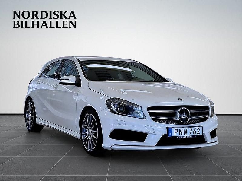 Vit Begagnad 2015 Mercedes A180 AMG Halvkombi | 134 795 kr (Bra pris) - Bild 1/4