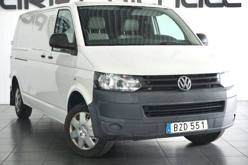Ljusgrå (grå) Begagnad 2013 VW T5 Comfortline Van | 99 900 kr (Superpris) - Bild 1/4