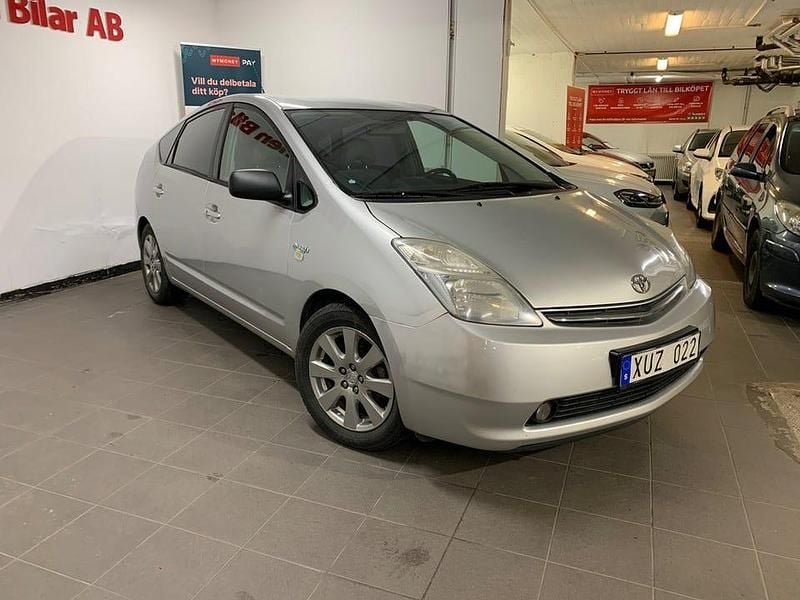 Begagnad Toyota Prius 112 HK (82 kW) 2006 Silver Halvkombi