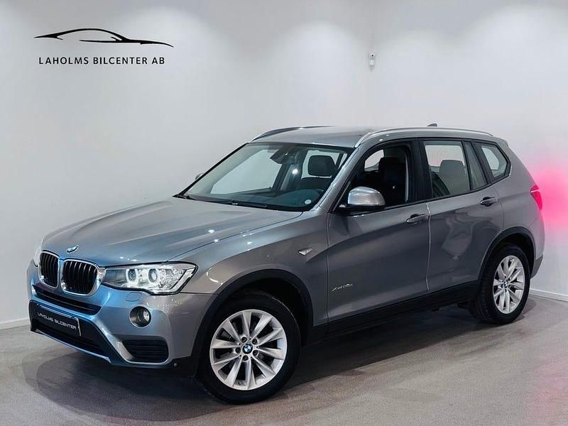 Grå Begagnad 2017 BMW X3 SUV | 219 900 kr (Marknadspris) - Bild 1/4