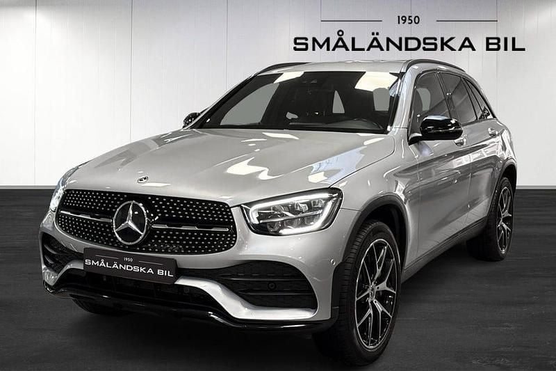 Silver Begagnad 2021 Mercedes GLC300 AMG line SUV | 419 000 kr (Marknadspris) - Bild 1/4
